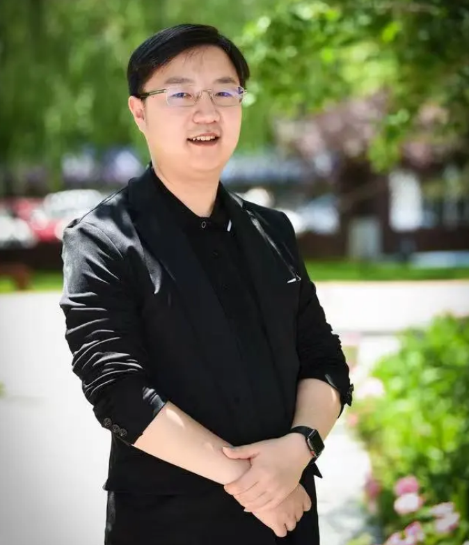 新府學(xué)校長姚宇堃